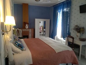 Family Quadruple Room, Connecting Rooms | Desk, free cots/infant beds, rollaway beds, free WiFi - Hotel La Congiura dei Baroni (Teggiano)