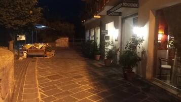 Pintu masuk hartanah