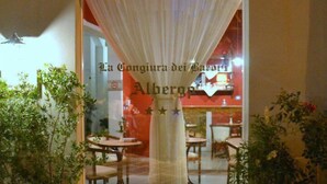 Exterior detail - Hotel La Congiura dei Baroni (Teggiano)