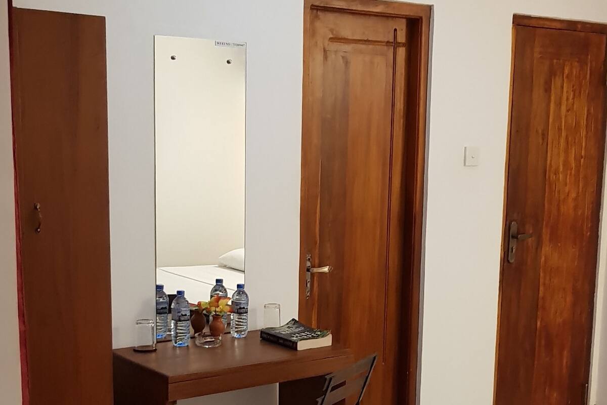 Soundproofing, rollaway beds, free WiFi