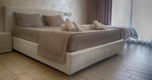 Deluxe Room, Balcony