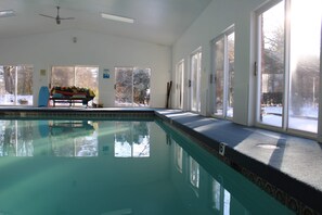 屋内プール、温水プール