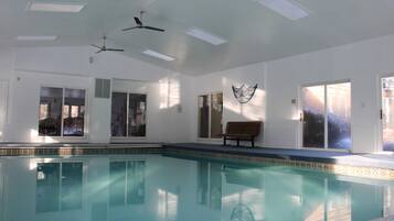 Piscina coberta i piscina climatitzada
