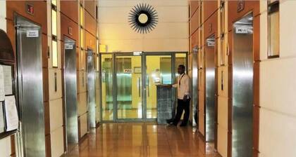 Condo fronting Shangrila Mall along Shaw