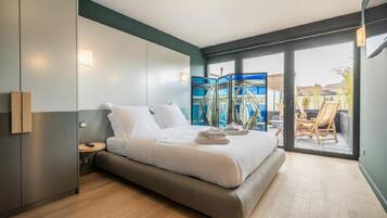 3 slaapkamers, een strijkplank/strijkijzer, internet, beddengoed