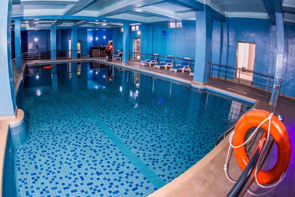 Piscine couverte
