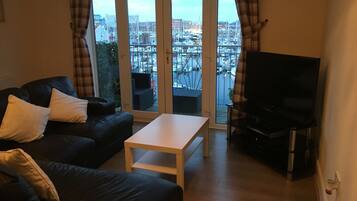 Luxury Apartment, Marina View | Living room | Smart TV