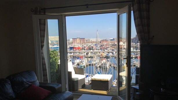 Luxury Apartment, Marina View | Living area - 15 Merchant House (Hartlepool)