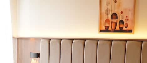 Standard Twin Room | Minibar, desk, laptop workspace, soundproofing