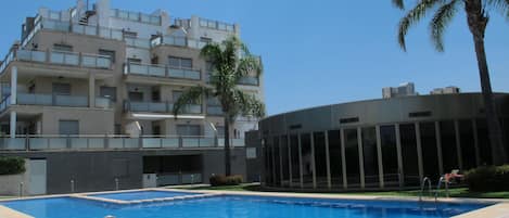Indoor pool, outdoor pool