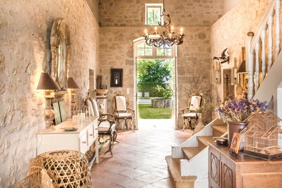 ESPECIAL VACACIONES CASA piscina y pista de 16/18 personas 