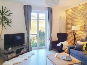 Smart TV, DVD player - Dream location - Exclusive comfort apartment Zell Mosel with balcony and water view (Zell Mosel)