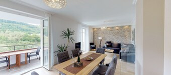 Dream location - Exclusive luxury apartment Zell Mosel with balcony 10 meters from the water