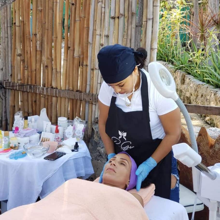 Deep-tissue massages, Swedish massages, sports massages, beach massages