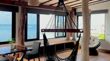 Presidential Cabin | Premium bedding, down duvets, in-room safe, blackout curtains