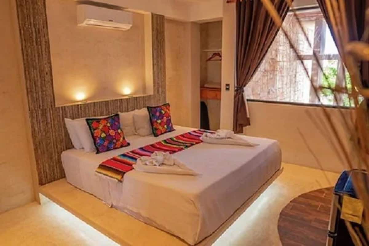 Premium bedding, down duvets, in-room safe, blackout curtains