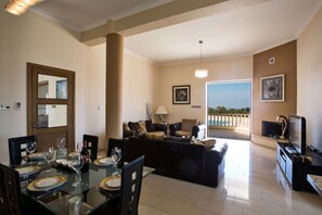 Cheminée, jeux vidéo, baby-foot