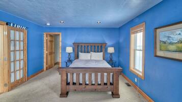 3 habitaciones, tabla de planchar con plancha y cuna de viaje