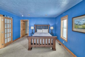 3 bedrooms, iron/ironing board, travel crib, free WiFi
