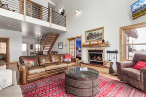 Télévision, cheminée