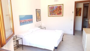 4 chambres, fer et planche à repasser, Wi-Fi, draps fournis