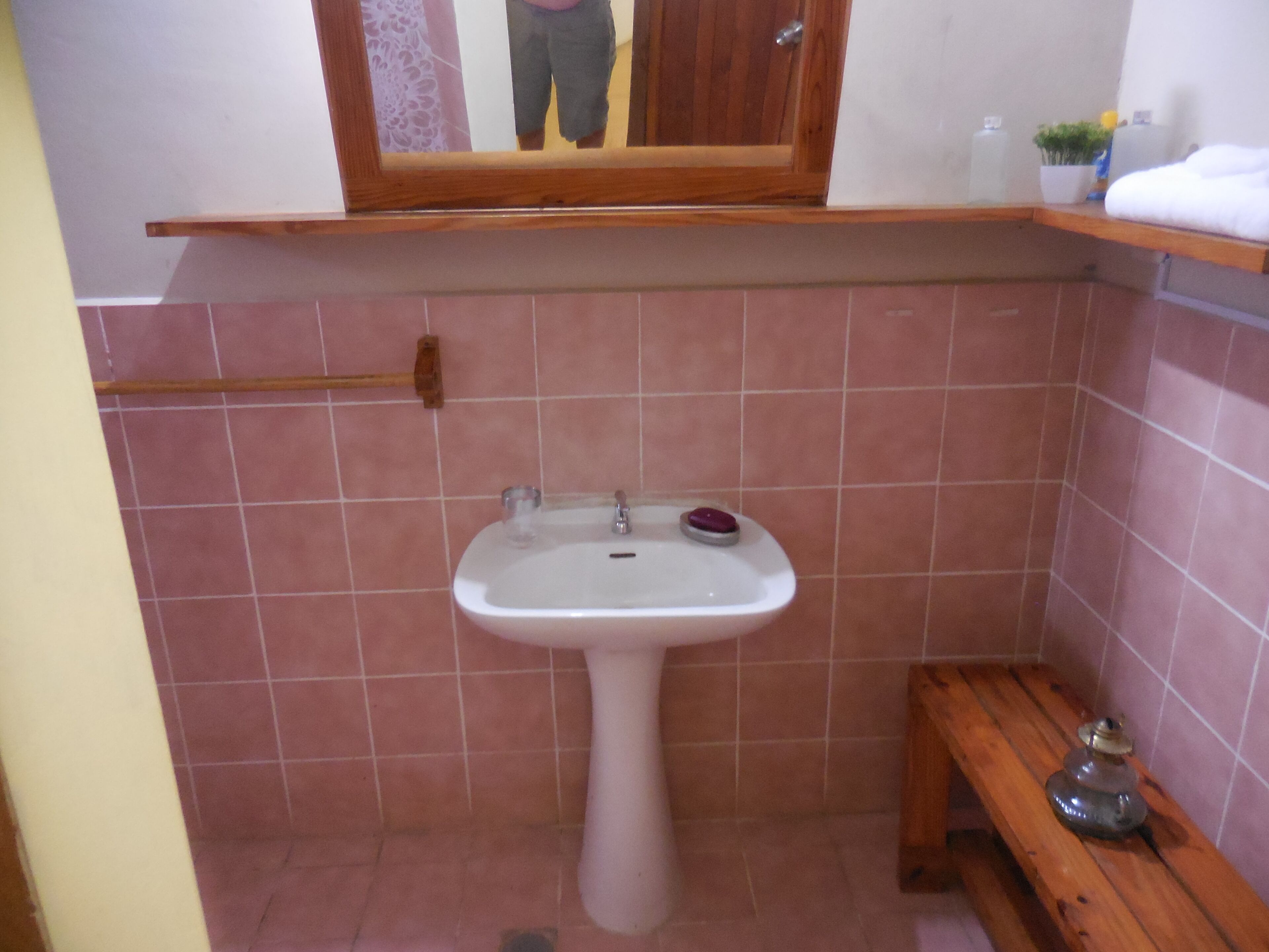 Combined shower/tub, towels, soap, toilet paper