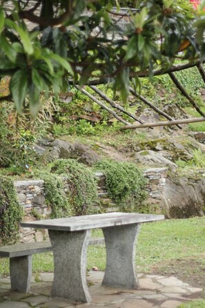 Outdoor dining - Holiday home in southern gardens with breathtaking panoramic views (Canobio/Carmine)