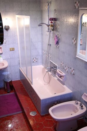 Hair dryer, towels
