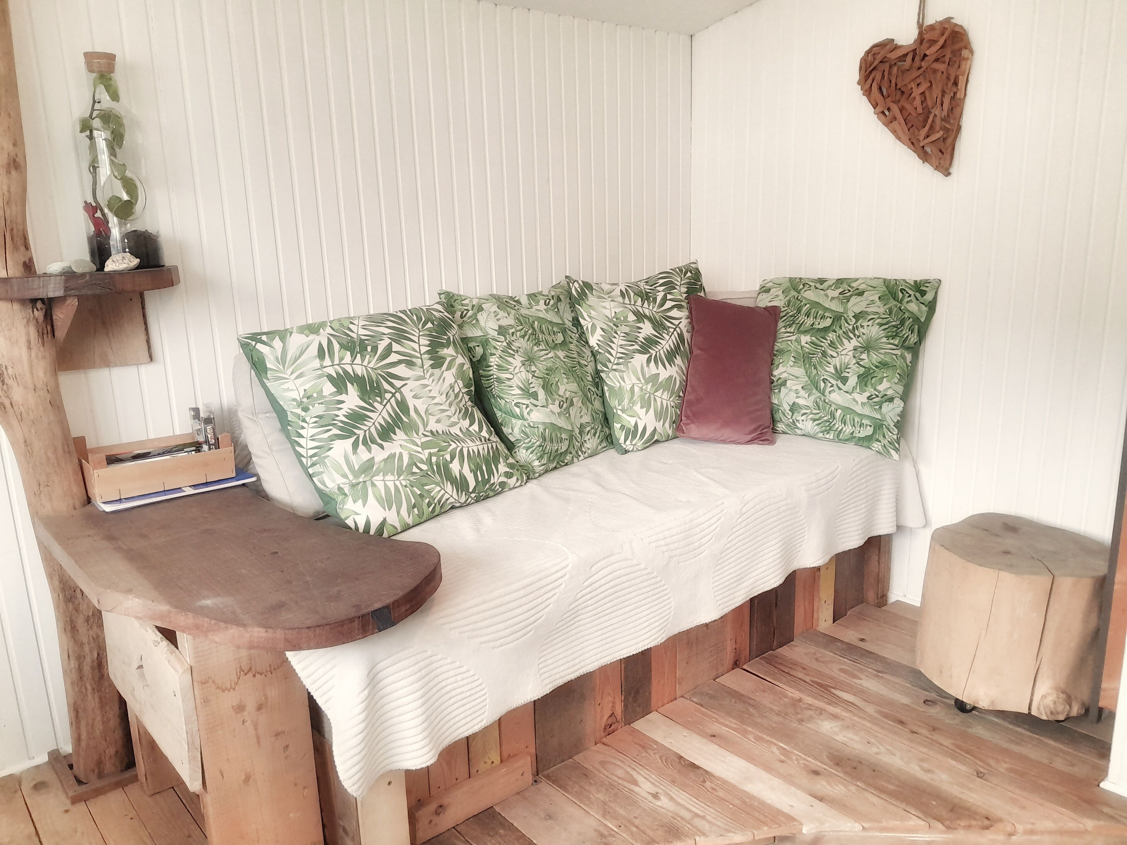 Classic Room (Le Crusoé) | Living area | Flat-screen TV