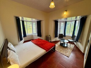 2 slaapkamers, een bureau, wifi, beddengoed