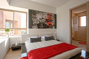 Apartamento conforto, 3 quartos, para não fumantes, vista para o jardim | 3 quartos, escrivaninha, cortinas blackout