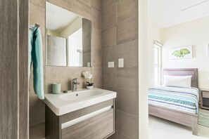 2 bedrooms, iron/ironing board, travel crib, free WiFi