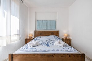 3 slaapkamers, een strijkplank/strijkijzer, gratis wifi, beddengoed