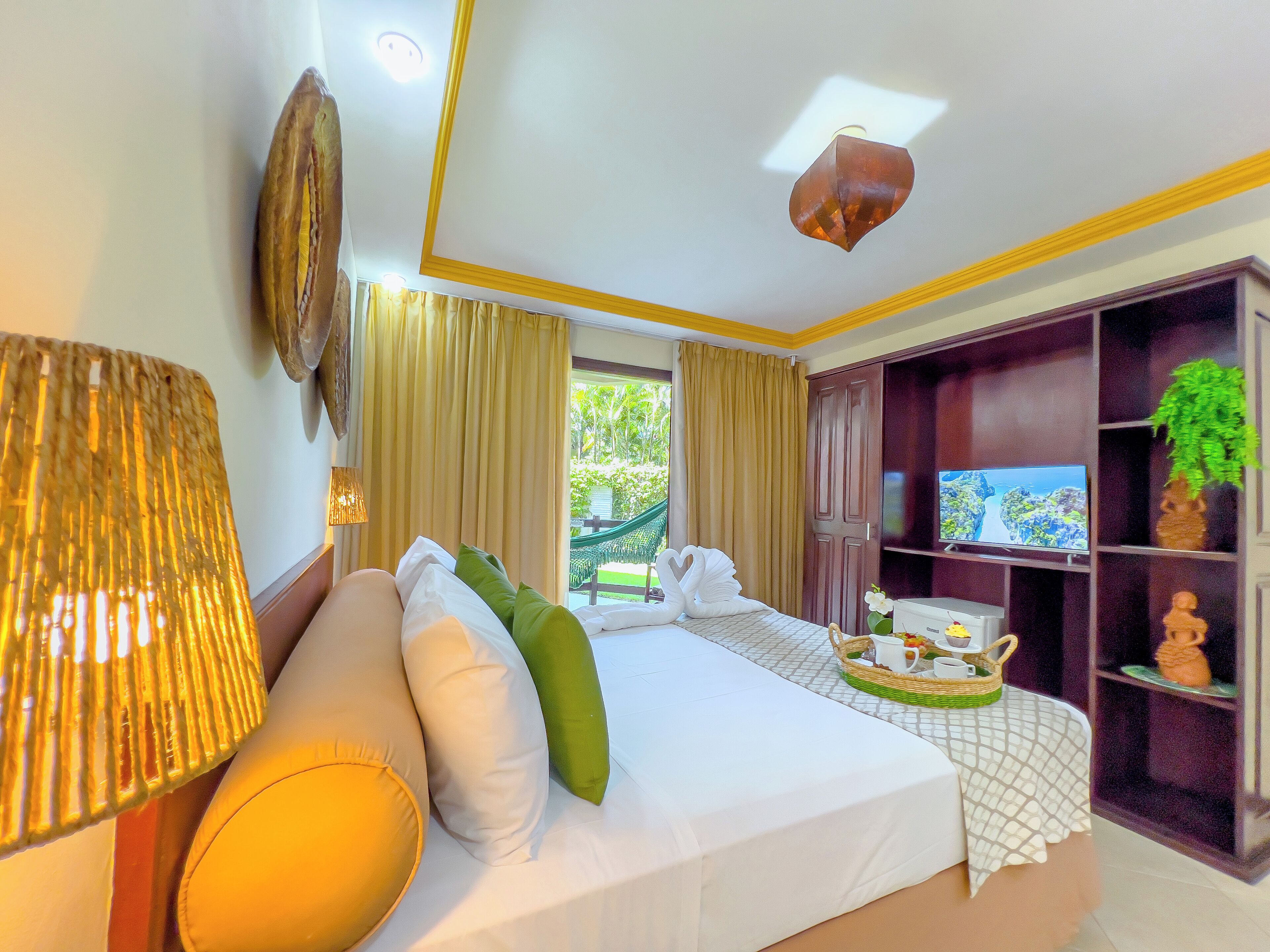 superior room | 1 bedroom, minibar, in-room safe, individually furnished