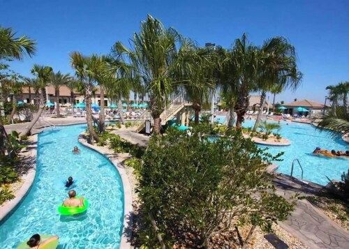 Luxury 9 BR/5 BA Resort Villa,  PRIVATE South-Facing Pool, Disney/Golf