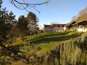 Enceinte de lâhĂ©bergement