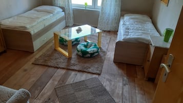 3 bedrooms, travel crib, free WiFi