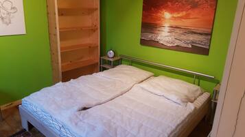 3 bedrooms, travel cot, free WiFi