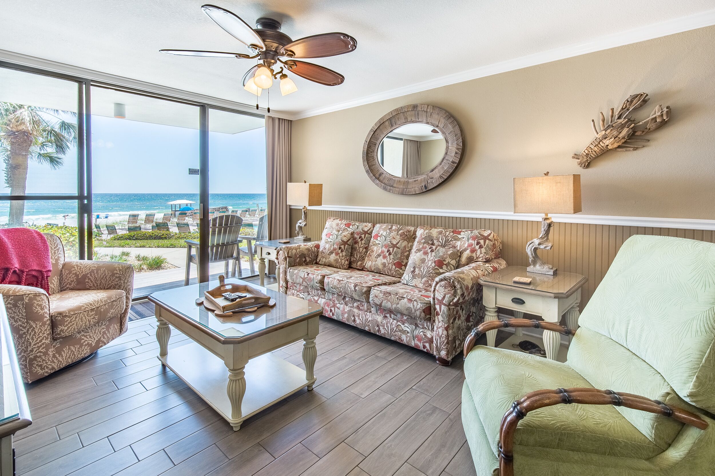 We❤️Snowbirds-Ground Floor-Remodeled-Beach FRONT-Pools-1BR Pelican Walk 109
