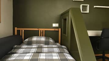 Free WiFi, bed sheets