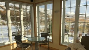 Living room - Villa Mafini (Akureyri)