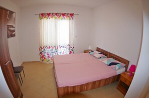2 chambres, accès au Wi-Fi (inclus), literie fournie