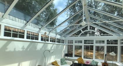 Banbury sleeps 10, easy access to Silverstone, NEC, Blenheim, Oxford & Stratford