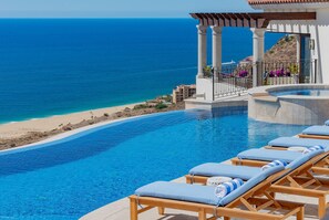 Outdoor pool - Casa Stella: Fully staffed Pedregal—Free Breakfast + Concierge Credit (Cabo San Lucas, BCS)