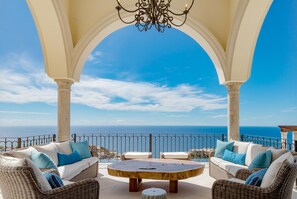 Terrace/patio - Casa Stella: Fully staffed Pedregal—Free Breakfast + Concierge Credit (Cabo San Lucas, BCS)