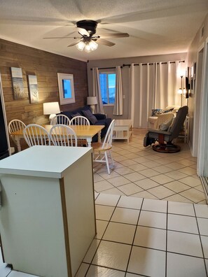 Téléviseur, lecteur de DVD