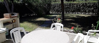 Furnished air-conditioned studio on Lido de la Marana 100 m from the sea