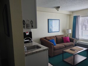 TV - Ocean Front Suite on the Beach!! (Daytona Beach)