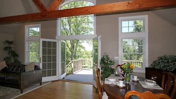 Luxury Penthouse, Ensuite | Premium bedding, bed sheets