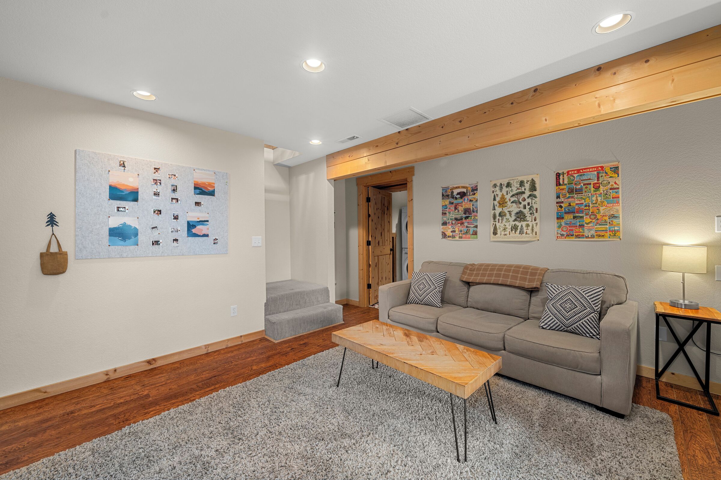 Smart TV, fireplace, DVD player, stereo